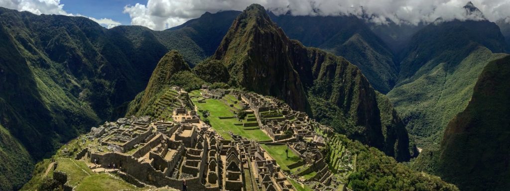 This is a scenic photograph of Camino Inca in Peru.